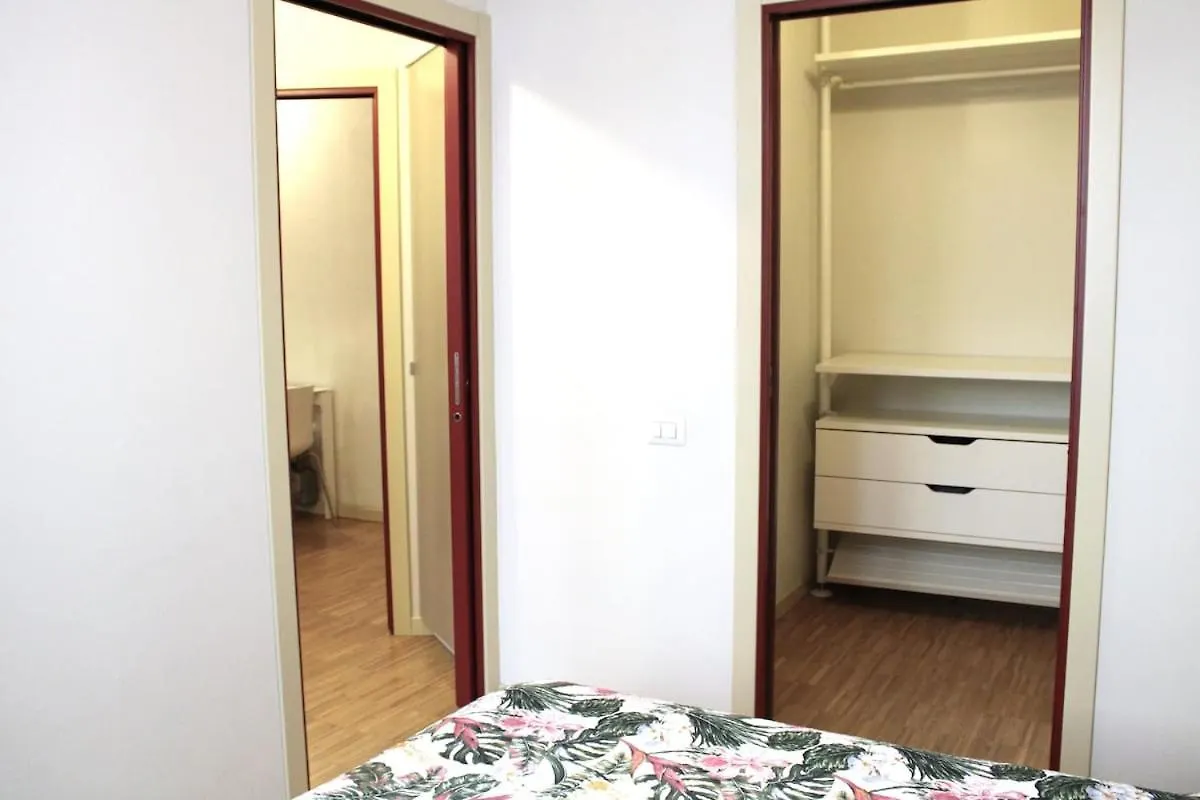 Apartment Easy Central Flat Milan